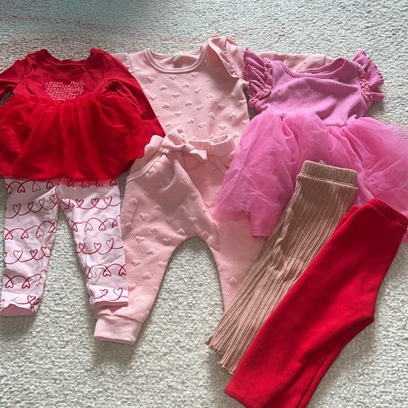 Cat & Jack Other - Baby girl bundle of 7 items